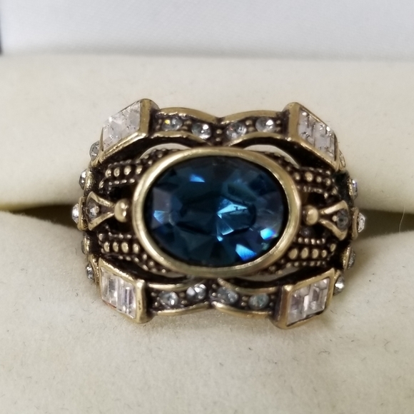 Heidi Daus Jewelry - 🎉HP🎉 Heidi Daus Blue Stone Ring